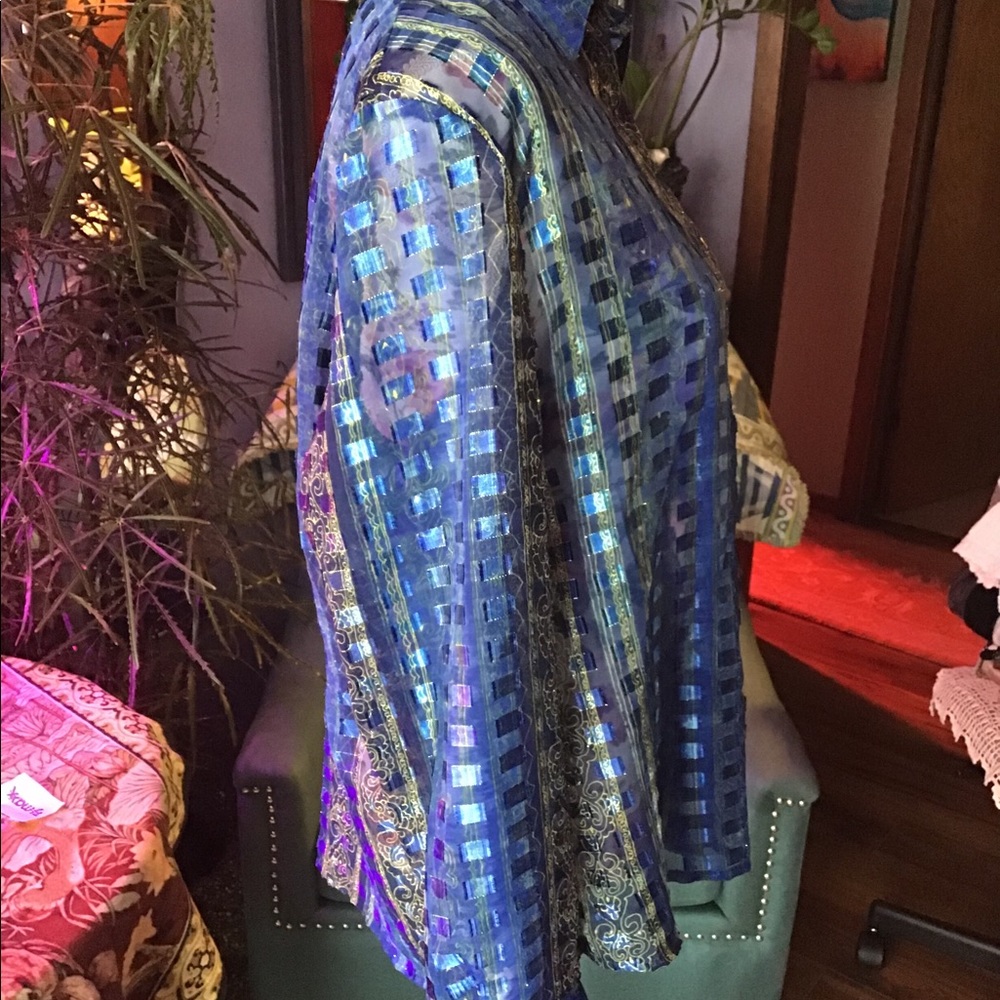 Blouse - Picture 2 of 3
